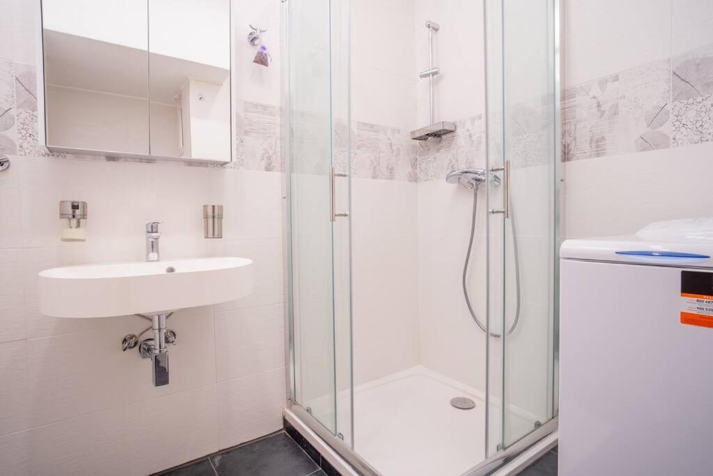 Sukromny Staromestsky Apartman V Uzasnej Lokalite/Cozy Old-Town Apartment In A Great Neighborhood Bratislava Extérieur photo