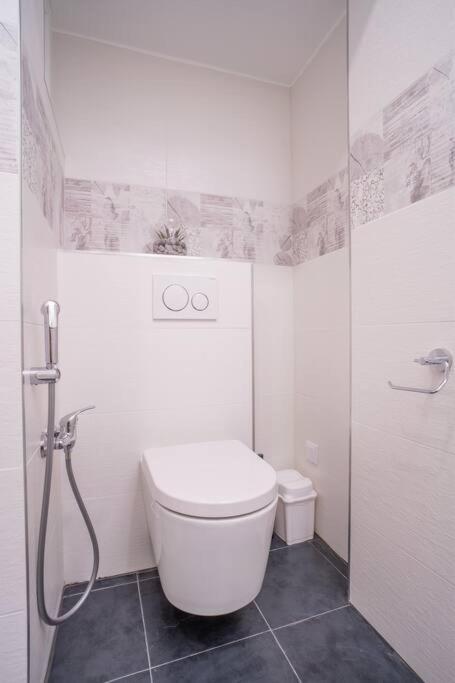 Sukromny Staromestsky Apartman V Uzasnej Lokalite/Cozy Old-Town Apartment In A Great Neighborhood Bratislava Extérieur photo